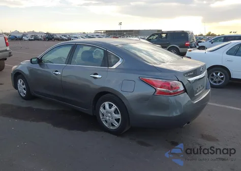 2015 Nissan Altima 2.5 из США, поврежденный, VIN 1N4AL3AP2FC178062
